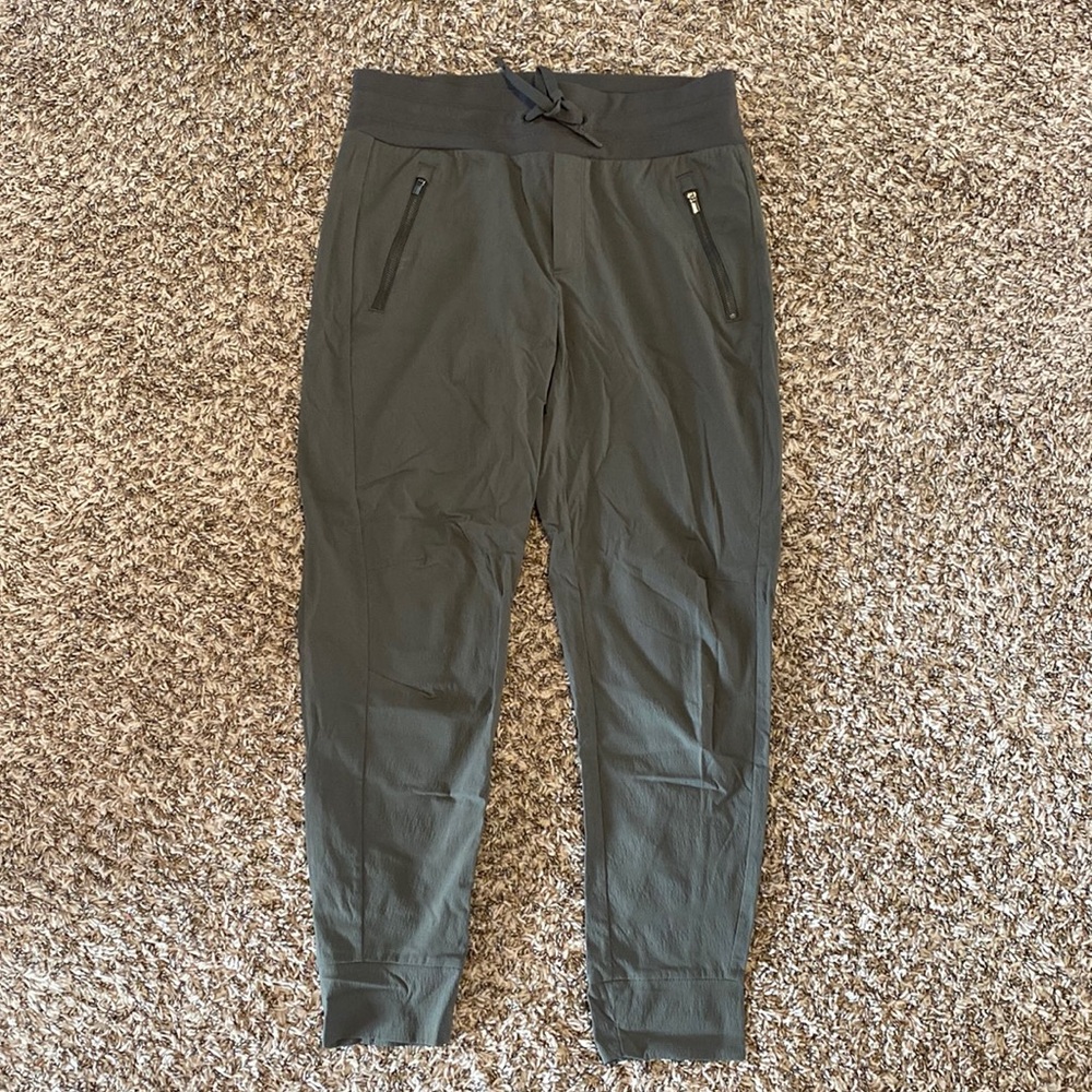 Athleta Green Trekkie North Jogger